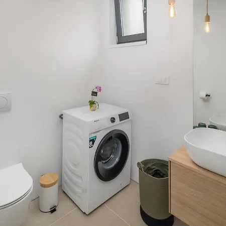 Holiday home 3 Bedroom Pet Friendly In *