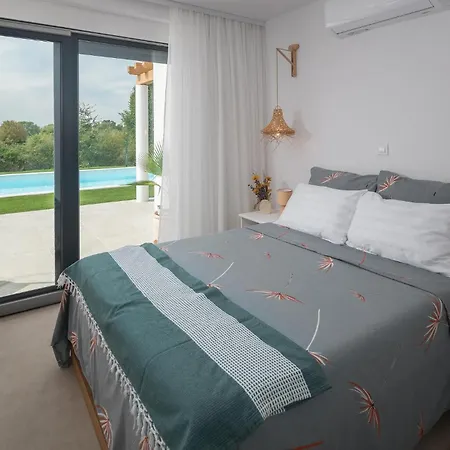 3 Bedroom Pet Friendly In